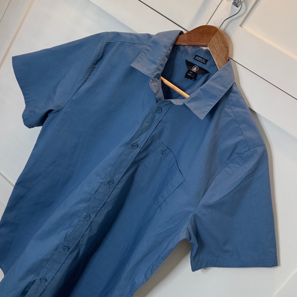 Volcom Blue Casual Button Down Shirt Large - Picture 5 of 8